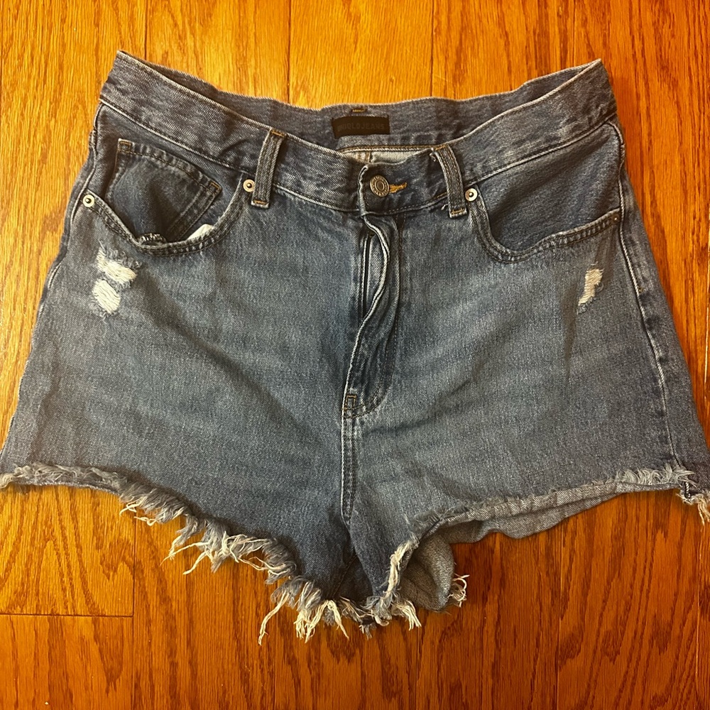 High Rise denim shorts ( frayed hem) (29” waist)